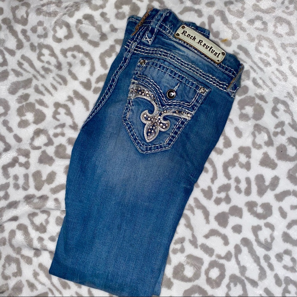 ✨ LIGHT WASHED, BLING STRAIGHT LEG ROCK REVIVALS ✨